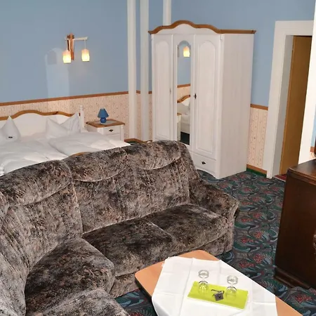 Отель Hotel Central 3*